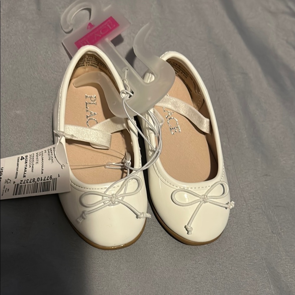 White Dress Shoes with Bow Detail